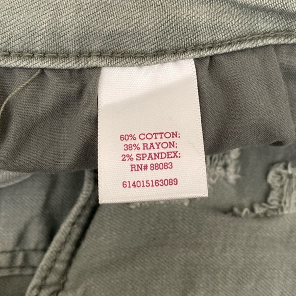 SO Green Midi shorts - Picture 6 of 6